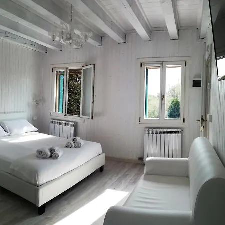 Junior Guest house *